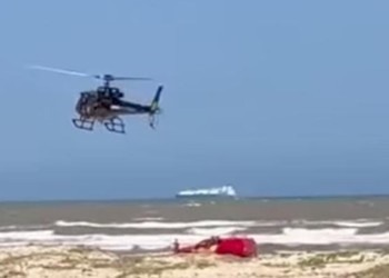 Corpo de bombeiros retoma buscas por jovem desaparecido na praia do Jatobá