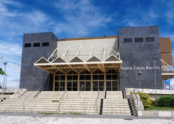 “Simples Assim” chega a Aracaju com humor afiado e reflexões sobre a vida moderna