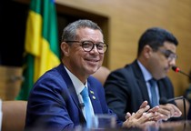 Governador segue internado em hospital da capital após quadro viral