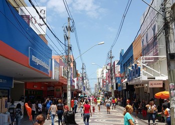 Compras de última hora movimentam o centro de Aracaju na véspera de Natal