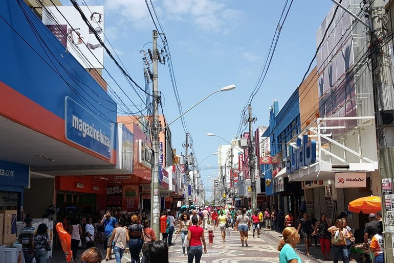 Compras de última hora movimentam o centro de Aracaju na véspera de Natal
