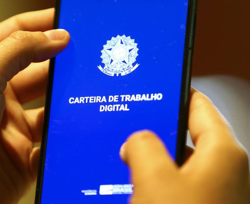 Levantamento aponta que desemprego caiu 9,8% no último trimestre