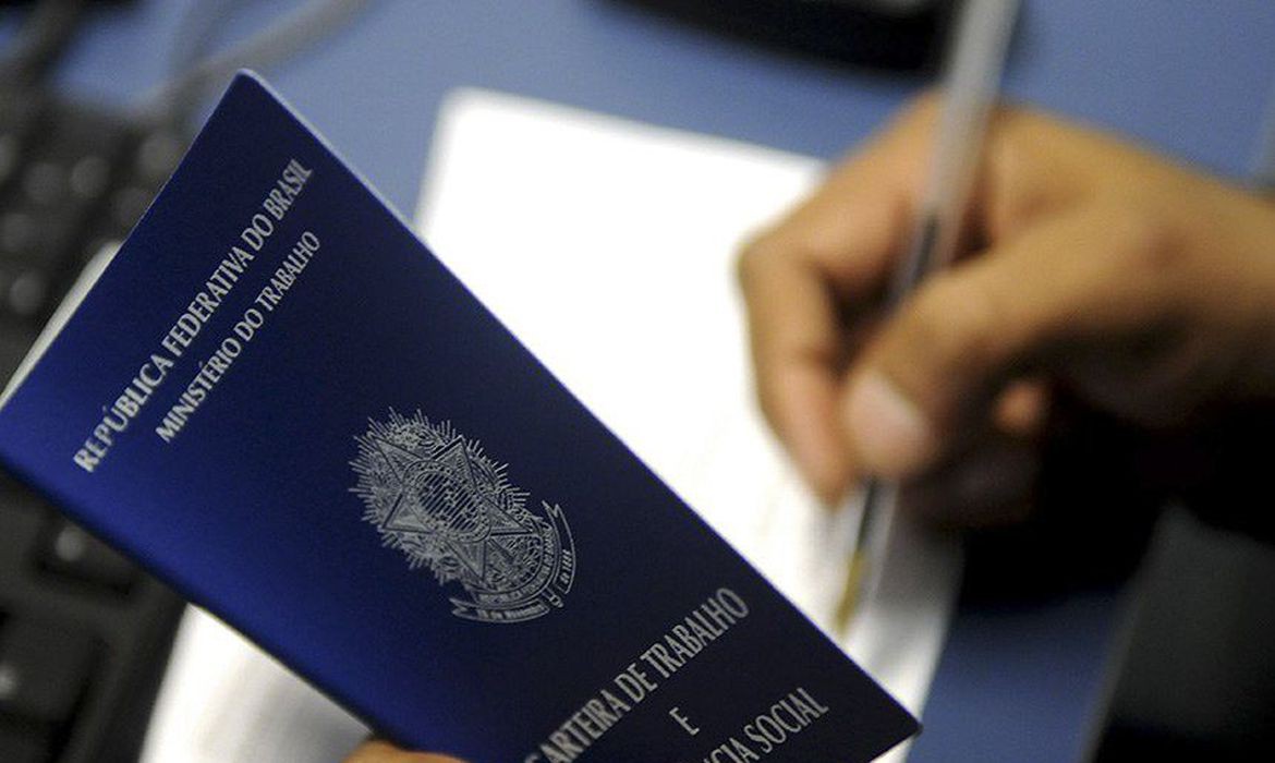 Fundat anuncia mais de 100 novas vagas de emprego