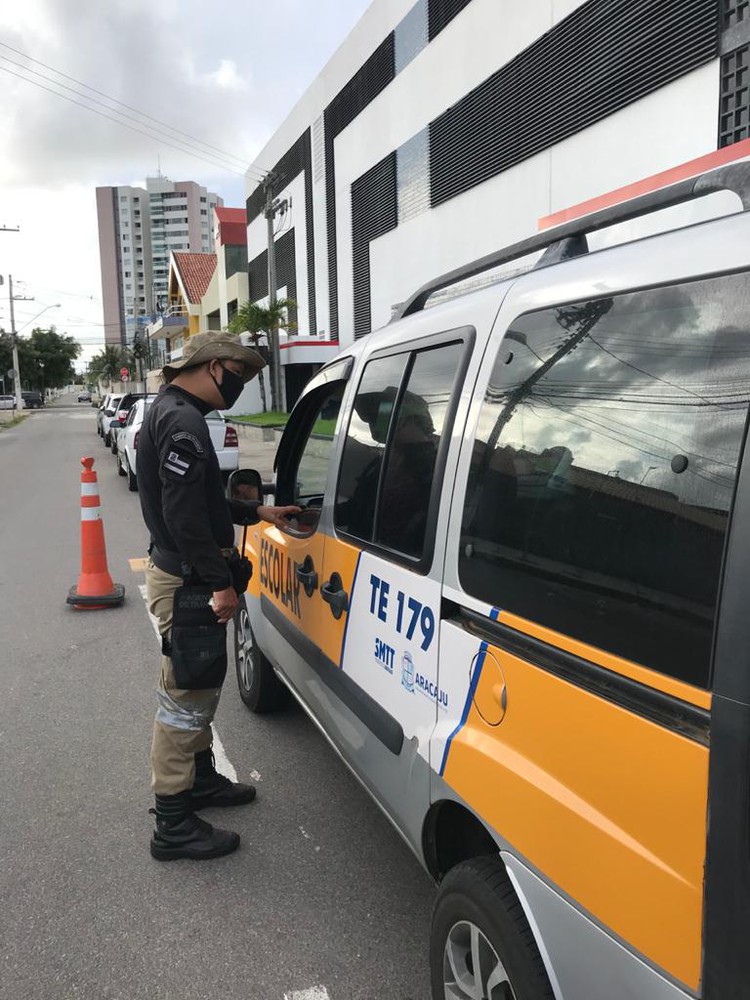 SMTT realiza fiscalização do transporte escolar para garantir cumprimento de protocolo sanitário