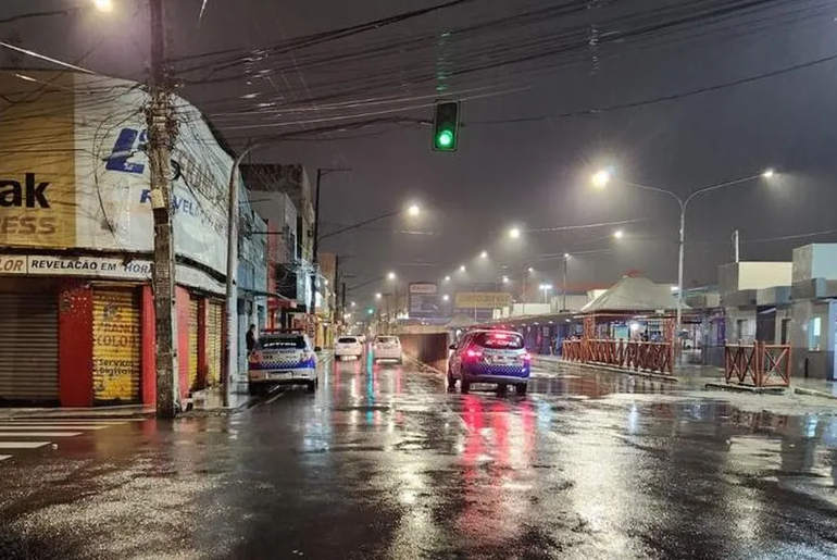 Motociclista morre após colidir no muro de terminal em Aracaju