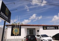 Mulher é presa suspeita de tráfico de drogas durante operação em Socorro
