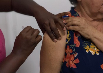 Dia D de vacinação acontece em 16 unidades de saúde de Aracaju neste sábado (28)