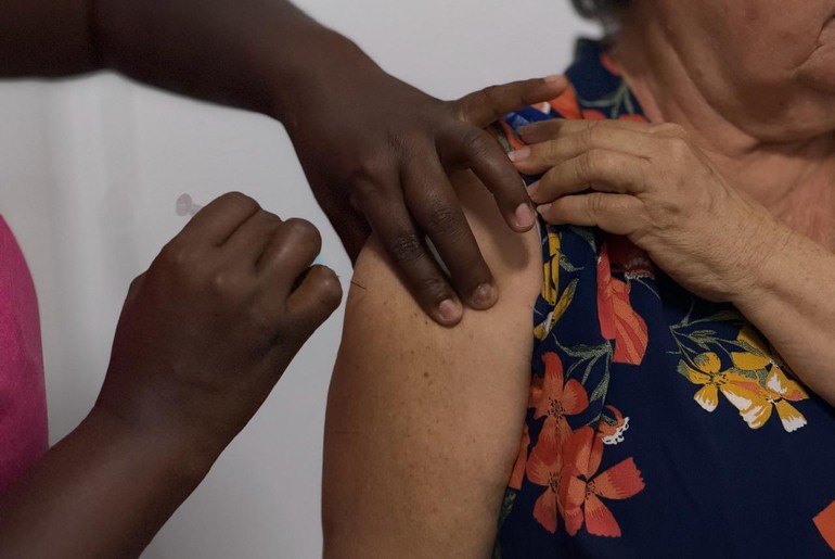 Dia D de vacinação acontece em 16 unidades de saúde de Aracaju neste sábado (28)