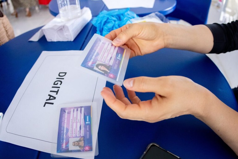 Emissão da carteira para pessoas com fibromialgia é retomada em Sergipe com novo sistema digital