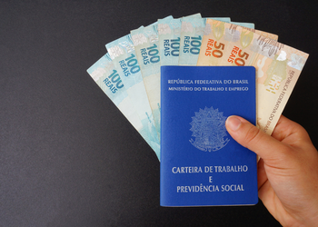 Governo confirma reajuste de 6,79% do salário mínimo para 2026