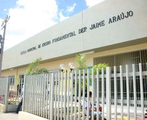 Pais reclamam de falta de vagas em escolas da rede municipal em Aracaju