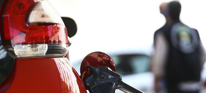 Diesel fica R$0,40 mais caro nas refinarias a partir desta terça-feira