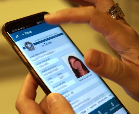 Eleitores só poderão baixar e-Título até sábado