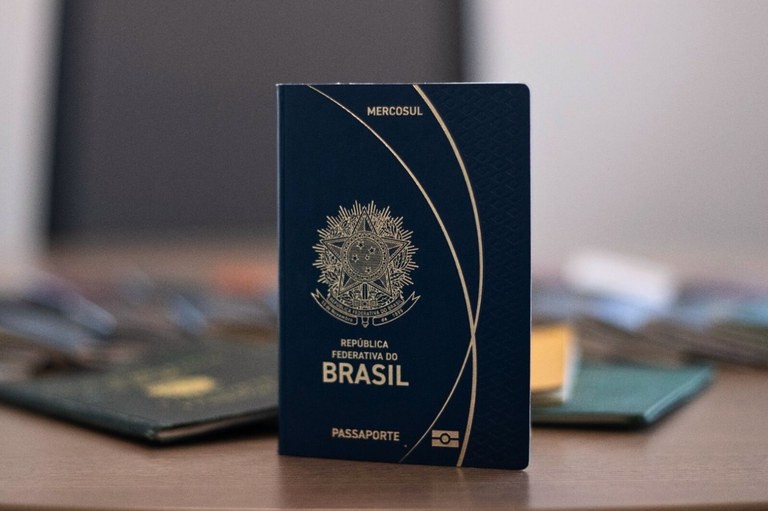 Indisponibilidade no sistema digital da PF prejudica emissão de passaportes