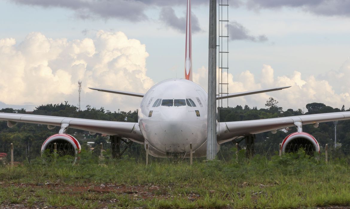 Covid-19 leva Cuba a reduzir voos dos EUA e de outros países