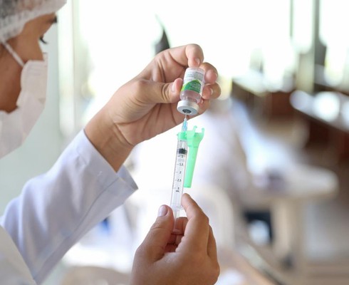 Projeto Verão 2023 terá vacinação contra covid-19 e testagem rápida para ISTs