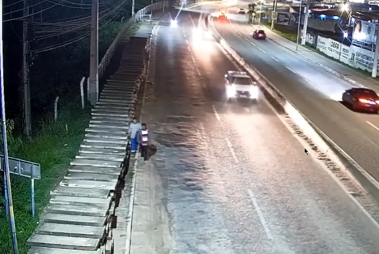 Dupla é flagrada furtando cabos na Ponte Aracaju-Barra; suspeito fica ferido após explosão
