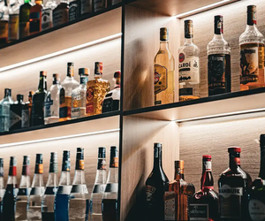 Órgãos públicos realizam operação para coibir adulteração de bebidas no Pré-Caju 2025