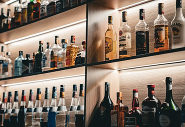 Órgãos públicos realizam operação para coibir adulteração de bebidas no Pré-Caju 2025