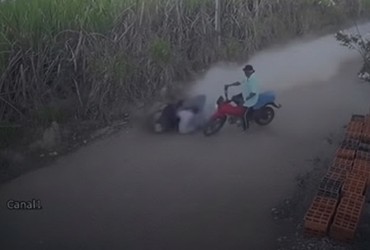 Idoso escapa de acidente durante fuga policial em Tomar do Geru