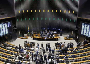 Deputados sergipanos se posicionam de forma dividida na votação da PEC da Blindagem
