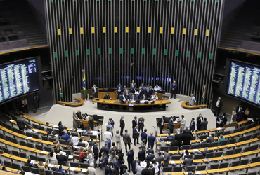 Deputados sergipanos se posicionam de forma dividida na votação da PEC da Blindagem