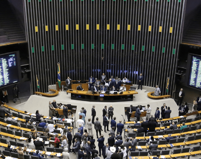 Deputados sergipanos se posicionam de forma dividida na votação da PEC da Blindagem