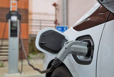 Sergipe adota novas normas de segurança para recarga de veículos elétricos
