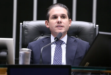 Motta deve instalar comissão para discutir fim da escala 6x1 na próxima semana