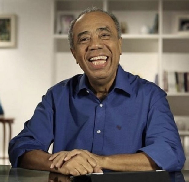 Acontece hoje a missa de um ano da morte de João Alves Filho