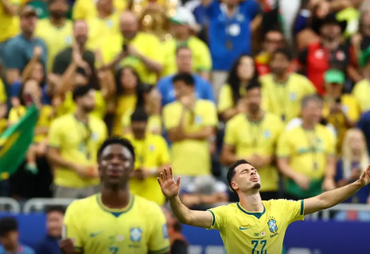 Brasil vence o Japão nos acréscimos e avança às oitavas da Copa do Mundo
