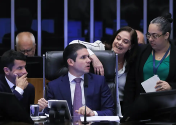 Isenção do IR para quem ganha até R$ 5 mil avança na Câmara dos Deputados