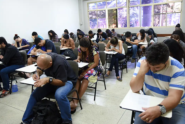 Encerram nesta sexta-feira (15) as inscrições para o Encceja 2026