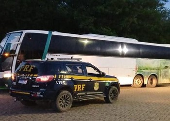 PRF resgata adolescente de 13 anos em ônibus interestadual a caminho de Sergipe