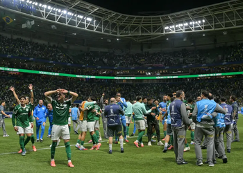 Palmeiras goleia LDU em virada histórica e vai à final da Libertadores