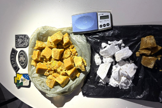 Mais de 1 kg de drogas são apreendidos dentro de lava jato de Pedrinhas