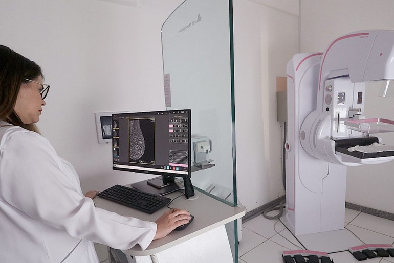 Exame de mamografia é ampliado em 25% durante campanha Outubro Rosa