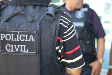 Polícia Civil prende dois suspeitos de duplo homicídio na Praia do Abaís