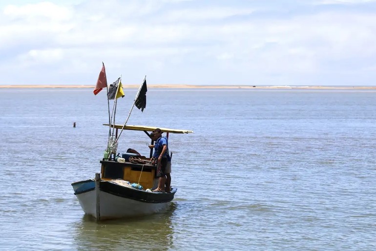 Pescadores artesanais começam a receber seguro-defeso retroativo