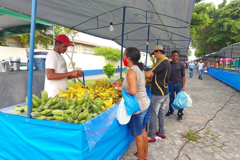 Nova feira livre é instalada no Siqueira Campos em Aracaju