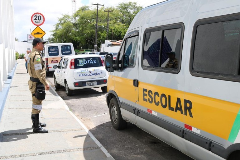 Câmara de Aracaju amplia idade máxima de veículos do transporte escolar