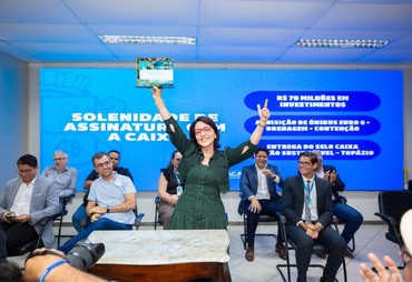 Prefeitura de Aracaju firma financiamento para compra de 36 novos ônibus do transporte coletivo