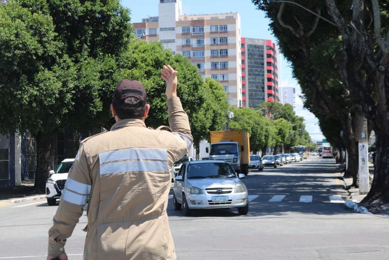 SMTT inicia bloqueios de trânsito para realização do desfile de 7 de setembro; confira os desvios