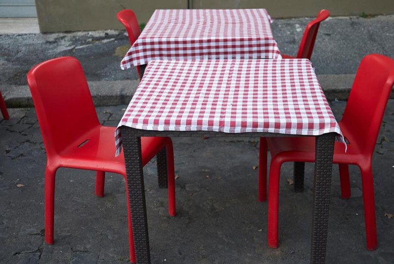Bares e Restaurantes não podem colocar mesas e cadeiras em ruas, orienta a SMTT de Aracaju