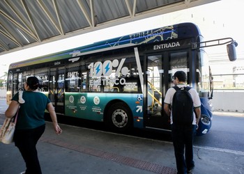 Operação dos 15 ônibus elétricos é retomada em Aracaju; confira o itinerário