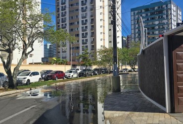 Aracaju tem alerta de maré alta, chuvas intensas e possibilidade de inundações