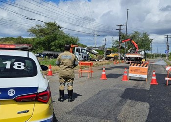 Manutenção de adutora altera trânsito no bairro Capucho, em Aracaju