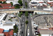 Novo bloqueio no trânsito altera acessos no entorno de viaduto em Aracaju