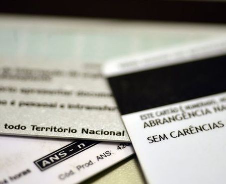 ANS suspende venda de 70 planos de saúde devido a reclamações; confira lista