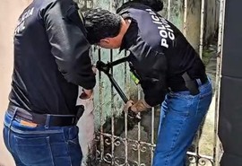 Cadela e cinco filhotes são resgatados após abandono no bairro Olaria, em Aracaju